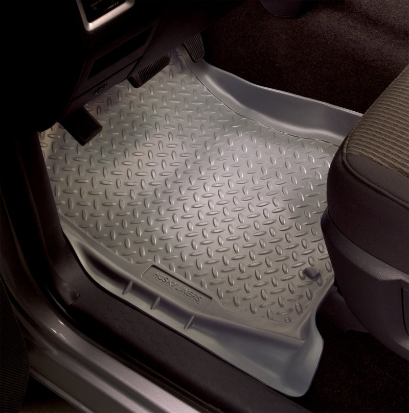 Husky Liner 31001 Floor Liner; Classic Style ™; 80-91 Chevy Blazer/GMC Jimmy (2DR/4WD)/Suburban